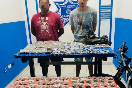 Con más de 200 bolsas de mota son atrapados en Playa del Carmen
