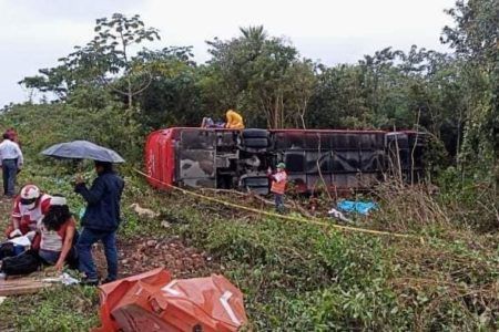Puntual seguimiento al accidente ocurrido en carretera Valladolid-Cancún