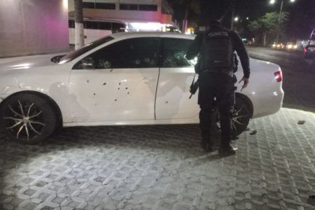 Rafaguean sicarios automóvil afuera del bar “La Papalapita”.