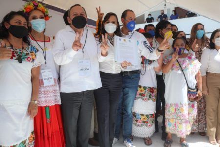 Aspiro a servirles sin ataduras: Laura Fernández
