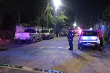 Escapa de sus ejecutores, un solitario sujeto de Cancún