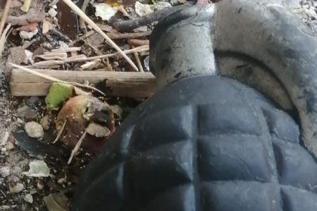 Una supuesta granada de fragmentación en la colonia Ejidal, movilizó a la Policía Municipal y a las fuerzas castrenses. 