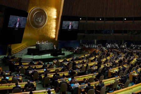 ONU aprueba resolución que exige a Rusia parar la guerra en Ucrania
