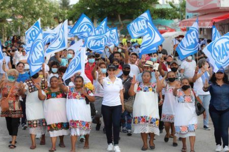 LAURA FERNÁNDEZ SUMA APOYO DE MÁS CIUDADANOS EN PLAYA DEL CARMEN 