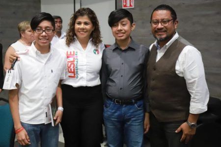 Opciones de desarrollo y vida digna para los jóvenes Quintanarroenses: Leslie Hendricks  