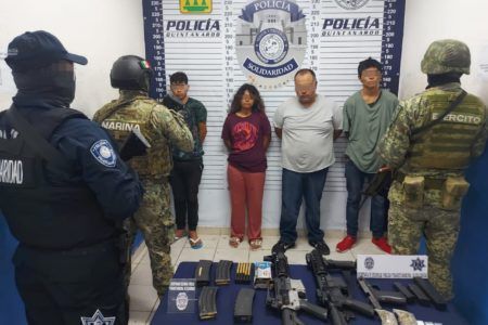 Caen traficantes de drogas con armas en Playa del Carmen