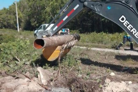 Golpea constructora ICA, línea principal de conducción de agua potable, brigada de Aguakan acuden a su atención  