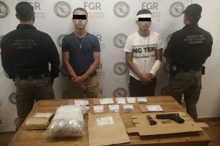 Catean narco casa en In House de Playa del Carmen; hay tres detenidos, Armas y droga
