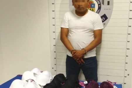 Detienen a ladrón de ropa femenina en Cancún