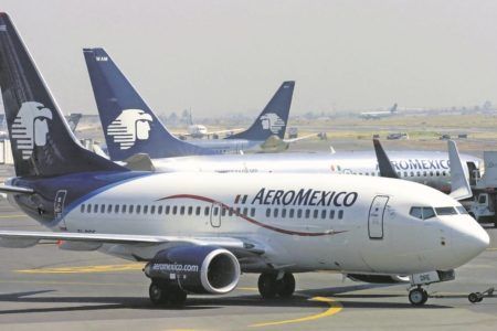 Aeroméxico accede a realizar 30 vuelos diarios en el AIFA, tras incidente en el AICM