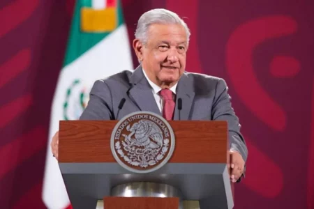 AMLO rechaza que mediante decreto se vayan a trasladar vuelos al AIFA, como anunció Jiménez Pons