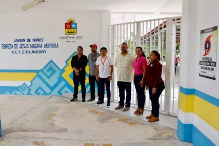 RENUEVAN SEÑALAMIENTOS PARA IDENTIFICAR LOS REFUGIOS TEMPORALES DE PUERTO MORELOS