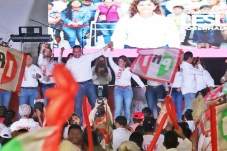 CUMPLE LESLIE HENDRICKS RUBIO A QUINTANA ROO: UNA CAMPAÑA LIMPIA Y SIN ATAQUES