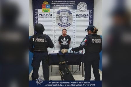 Atrapan con un bulto de droga a sujeto en reten de Playa del Carmen
