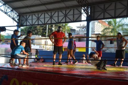 El Sagrado ofrece clínica a niños, jóvenes y luchadores amateur solidaridarenses