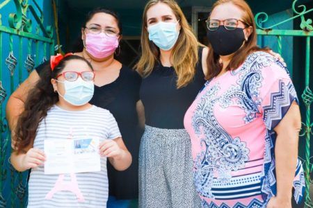Atenea entrega tarjetas inclusivas y apoyos alimentarios a personas con discapacidad