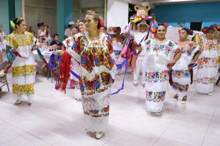 Celebra edil con el gremio taxista en honor a la Virgen del Carmen