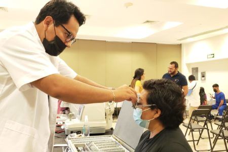 Atiende CROC problemática visual y auditiva de sus agremiados