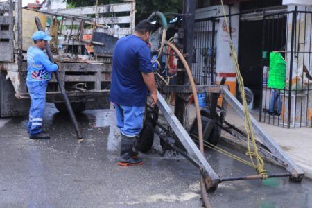 Refuerza gobierno municipal la limpieza en pozos de absorción