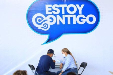 Atenderá Lili Campos a vecinos de la colonia Palmas 1