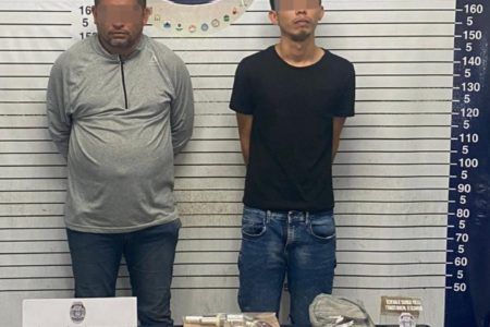Atrapan a narcomenudistas armados con réplica de pistola en Playa del Carmen
