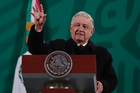 Limitarán vuelos en el Aeropuerto Internacional de la Ciudad de México: López Obrador