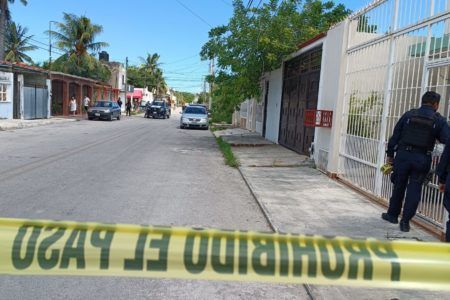Sicarios balean la fachada en casa de Cancún