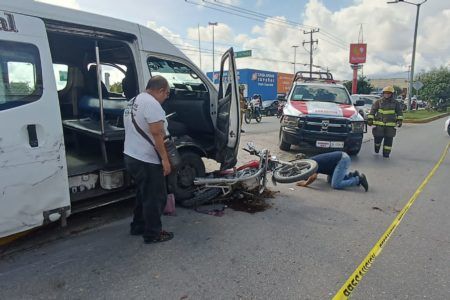 Urban Ruta 44 mata a motociclista en Cancún