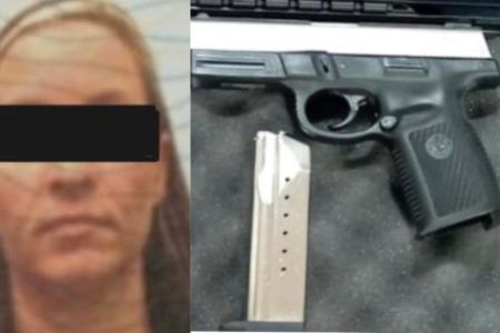 Dan cárcel a gringa por intentar meter una pistola a Cancún