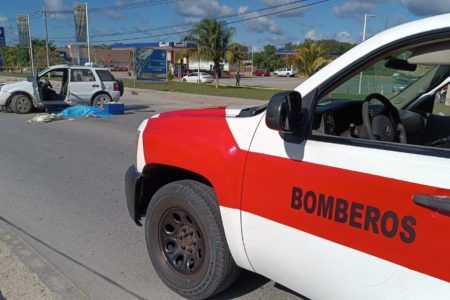 Accidente mortal sobre la avenida López Portillo en Cancún