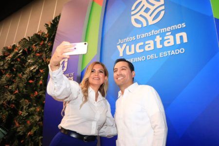 Asiste Lili Campos a IV informe del gobernador de Yucatán
