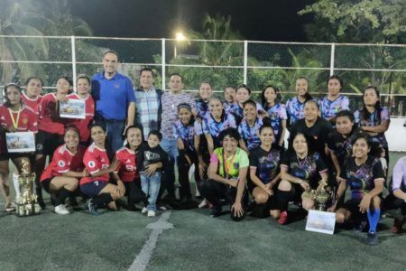 Arcoiris campeón del Torneo de Barrio Fut-Fem Villas Rivera