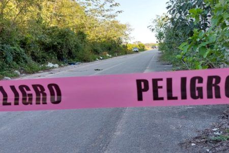 Cortan la garganta a mujer en Villas del Sol
