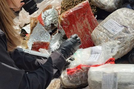 Incineran en Cancún más de 350 kilos de drogas