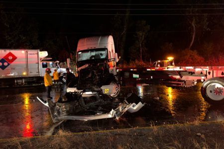Aparatoso accidente se registro sobre la carretera federal 307 a la altura de Caleta Tankah.