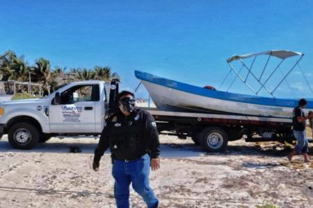 Aseguran drogas en lancha turística en Tulum