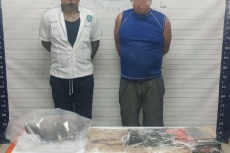 Atrapan ladrones de catalizadores de carros en Playa del Carmen