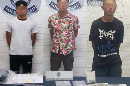 Con diversas cantidades y tipos de drogas son capturados tres sujetos en colonias populares de Playa del Carmen