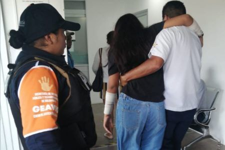 Brindan ayuda a adolescente suicida en Playa del Carmen