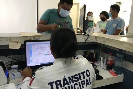 Gobierno incorporará elementos de seguridad en licencias