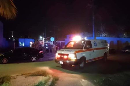 Atacan a balazos a un joven de 18 años en Chetumal