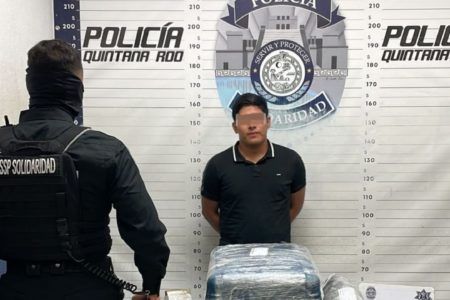 Frustra policía robo vía cristalazo en zona Centro de Playa del Carmen