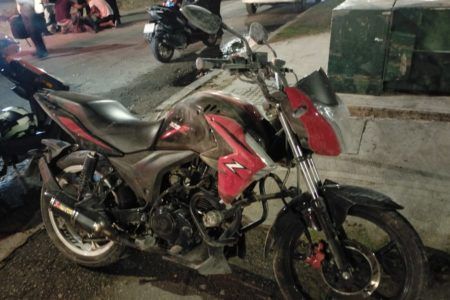 Motociclista derrapa y muere en Playa del Carmen