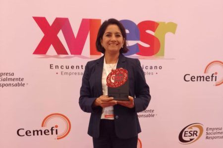 Galardonan a Aguakan por ser Empresa Socialmente Responsable