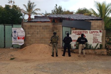 Catean y aseguran tres inmuebles de Felipe Carrillo Puerto; hallan drogas, cartuchos útiles y dinero