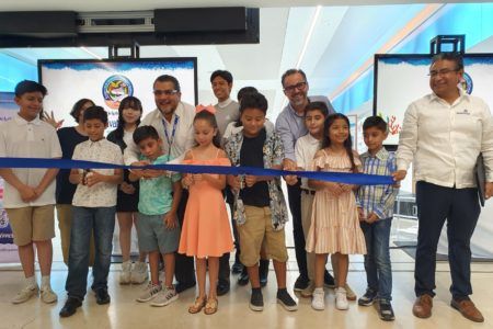 Aterriza en aeropuerto de Cancún Festival de los Océanos del Caribe Mexicano