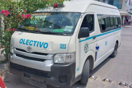 Combista le abolla la cara a mujer motociclista en Playa del Carmen