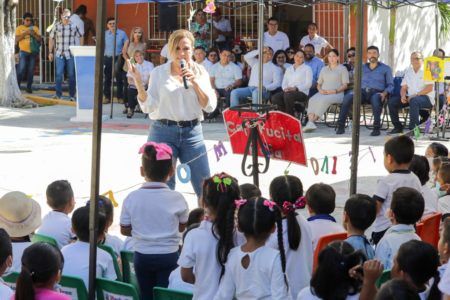 Fomenta Lili Campos la lectura con programa “Leyendo en Solidaridad”