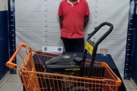 Agarran a dos amantes de lo ajeno en Playa del Carmen