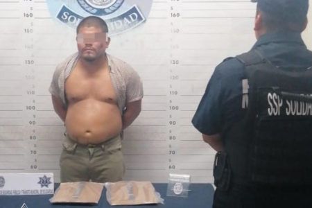 Lo apañan policías de Solidaridad por golpeador de mujeres